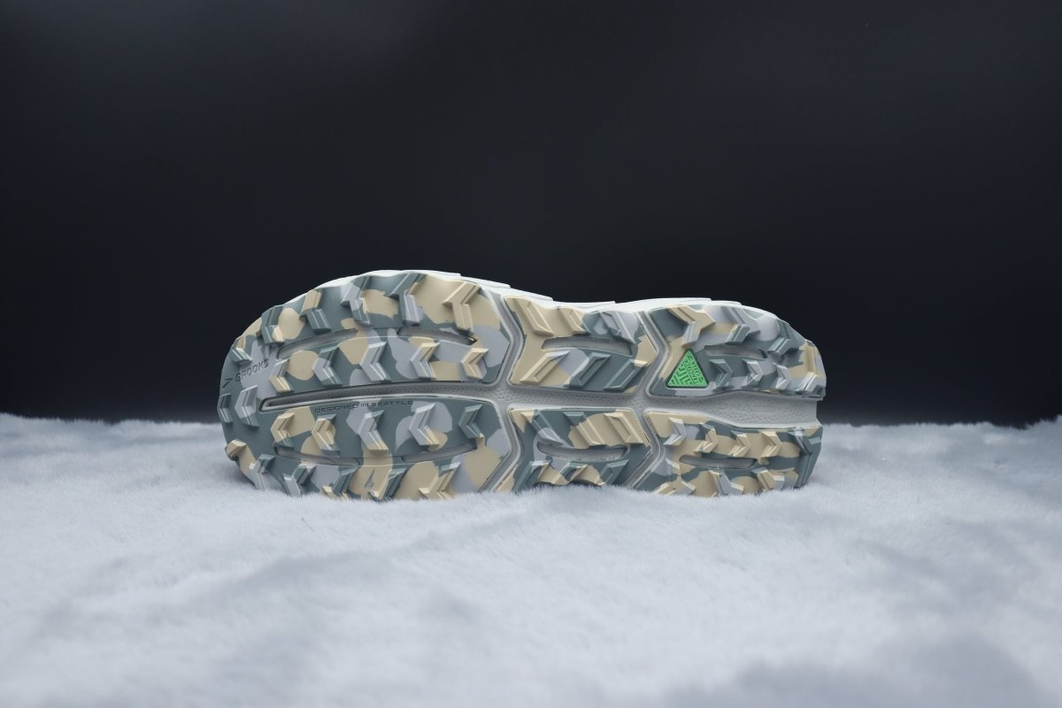 BRKS Cascadia 18 – Arctic White - Essencials