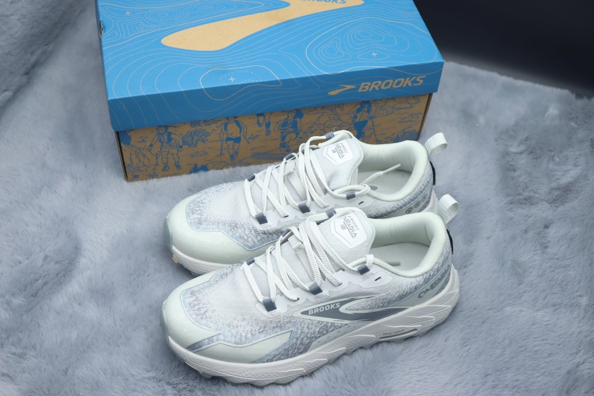 BRKS Cascadia 18 – Arctic White - Essencials