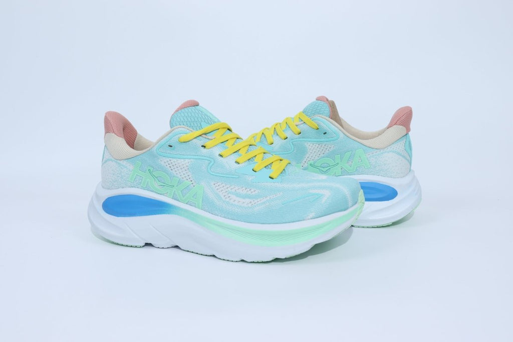 Clifton 10 - HK Unisex Sneakers - Light Blue - Essencials