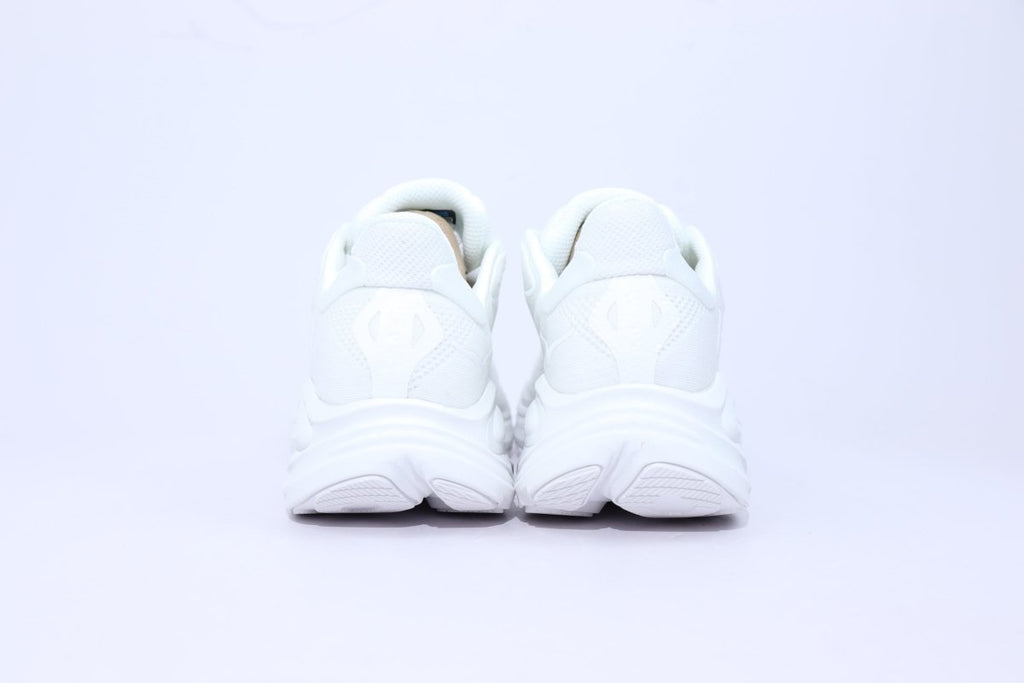 Clifton 10 - HK Unisex Sneakers - White - Essencials