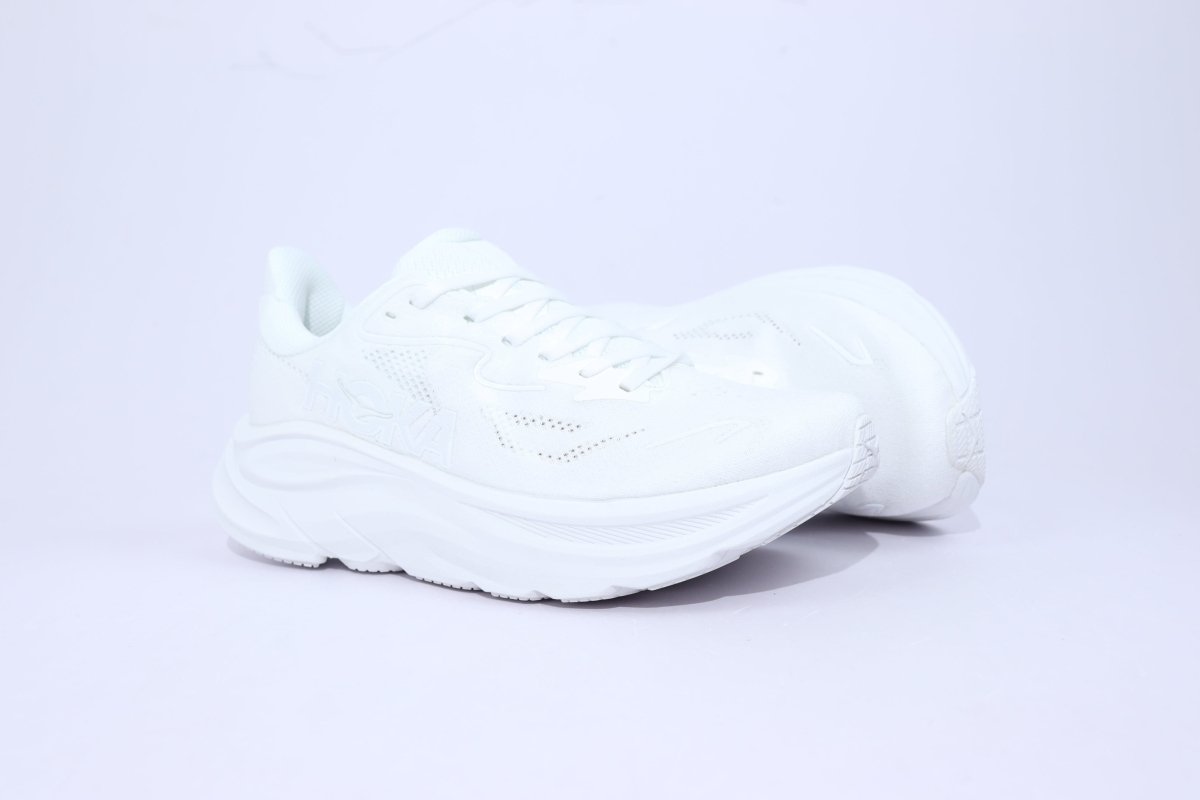 Clifton 10 - HK Unisex Sneakers - White - Essencials