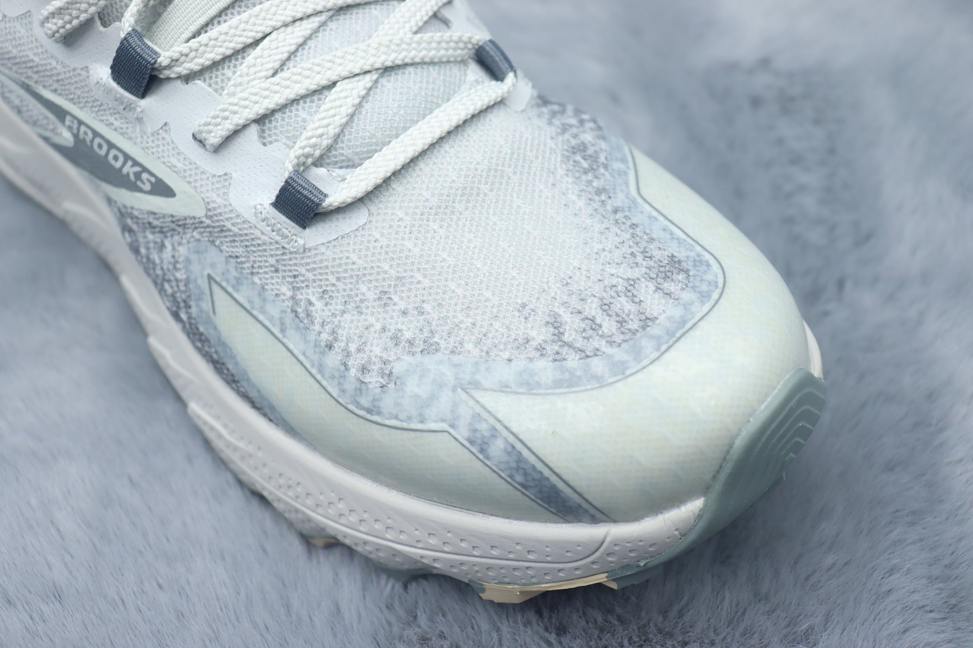 BRKS Cascadia 18 – Arctic White